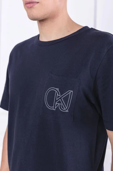 tėjiniai marškinėliai graphic pocket | regular fit CALVIN KLEIN JEANS tamsiai mėlyna