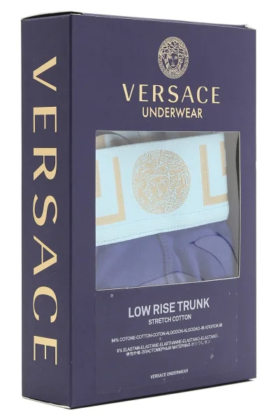 Trumpikės Versace nėra