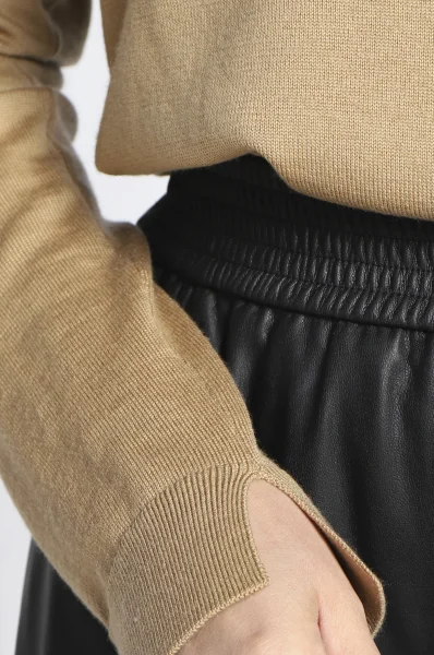vilnonis megztinis feganas | regular fit BOSS BLACK 	karamelinė 	